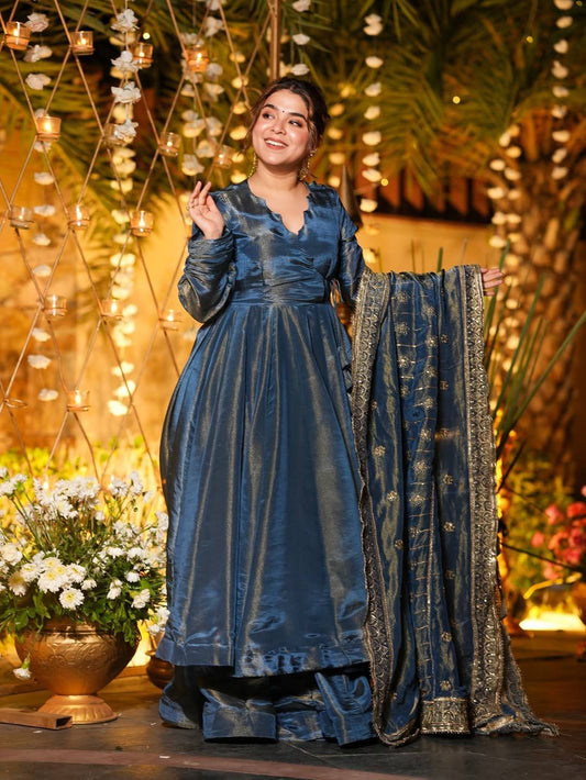 *NEW ĐĚSIGNER PARTY WEAR GOWN AND PLAZZO. WITH FANCY DUPPATA AND EMBROIDERY WORK*