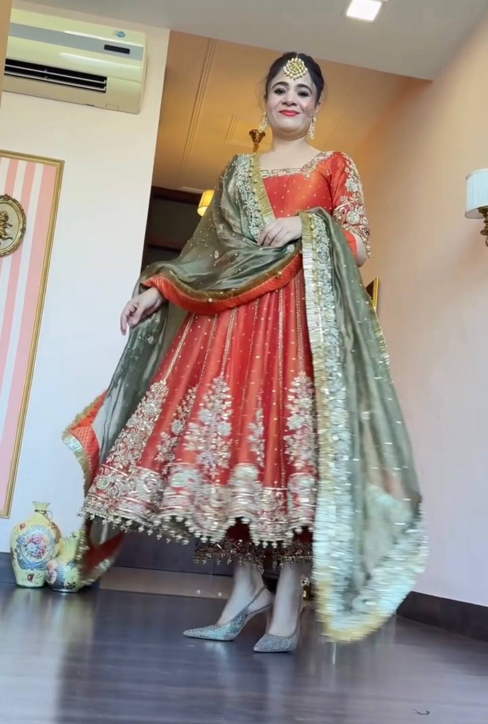 *LUNCHING NEW ĐĚSIGNER PARTY WEAR LOOK GOWN WITH EMBROIDERY WORK*💥