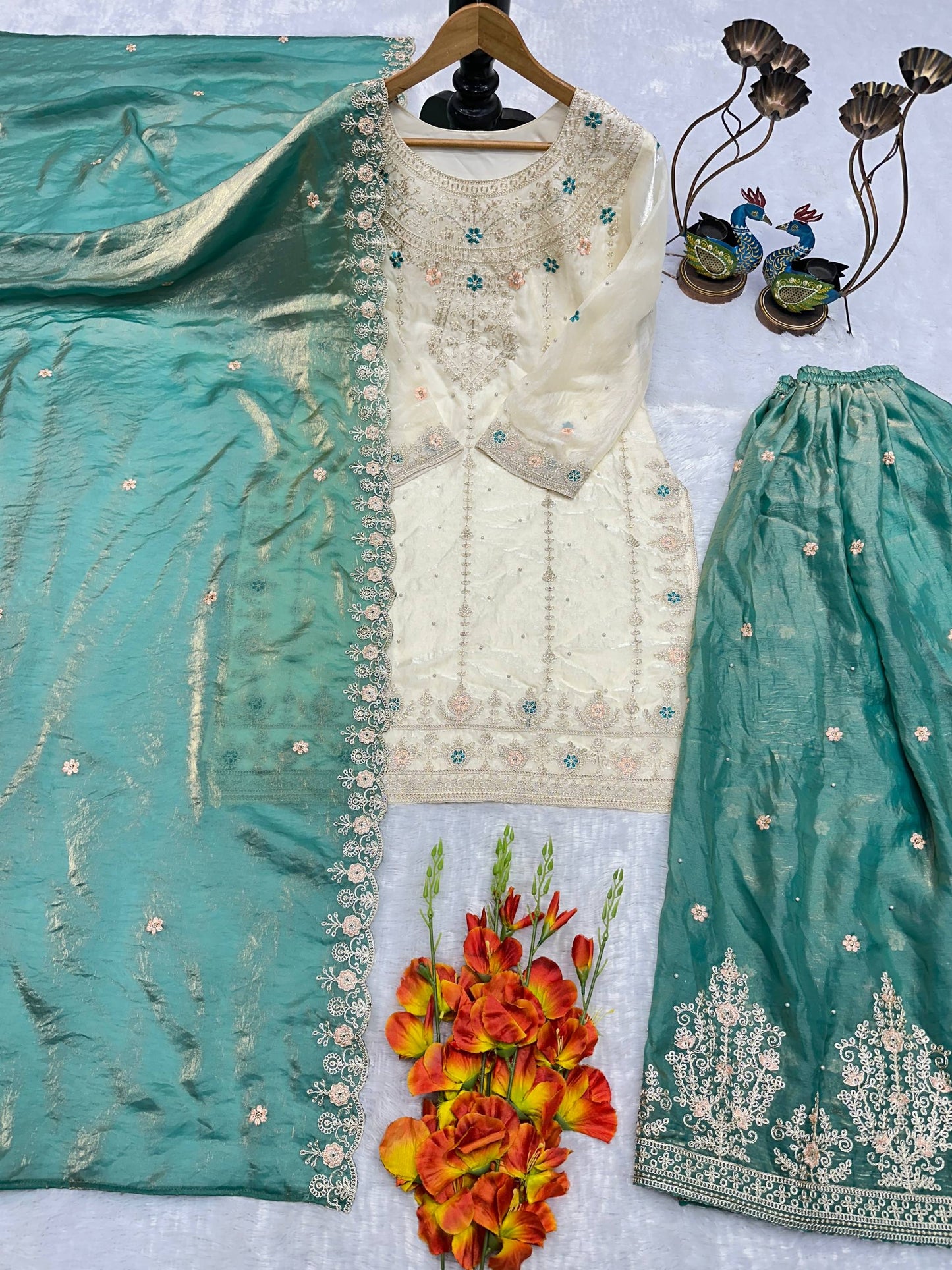 NEW ĐĚSIGNER PARTY WEAR TOP AND PLAZZO. WITH FANCY DUPPATA AND EMBROIDERY WORK*✅