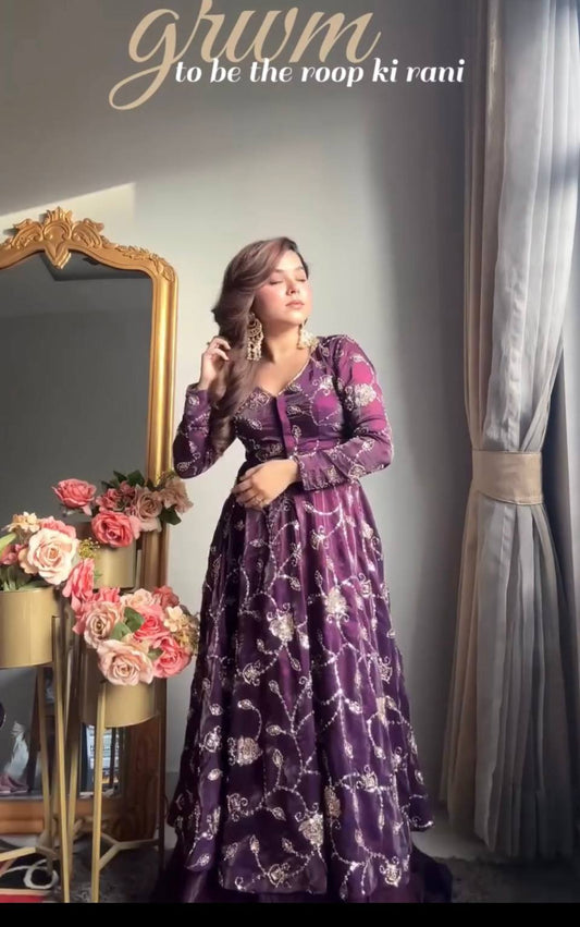 LUNCHING NEW ĐĚSIGNER PARTY WEAR LOOK GOWN WITH LAHENGHA AND EMBROIDERY WORK*