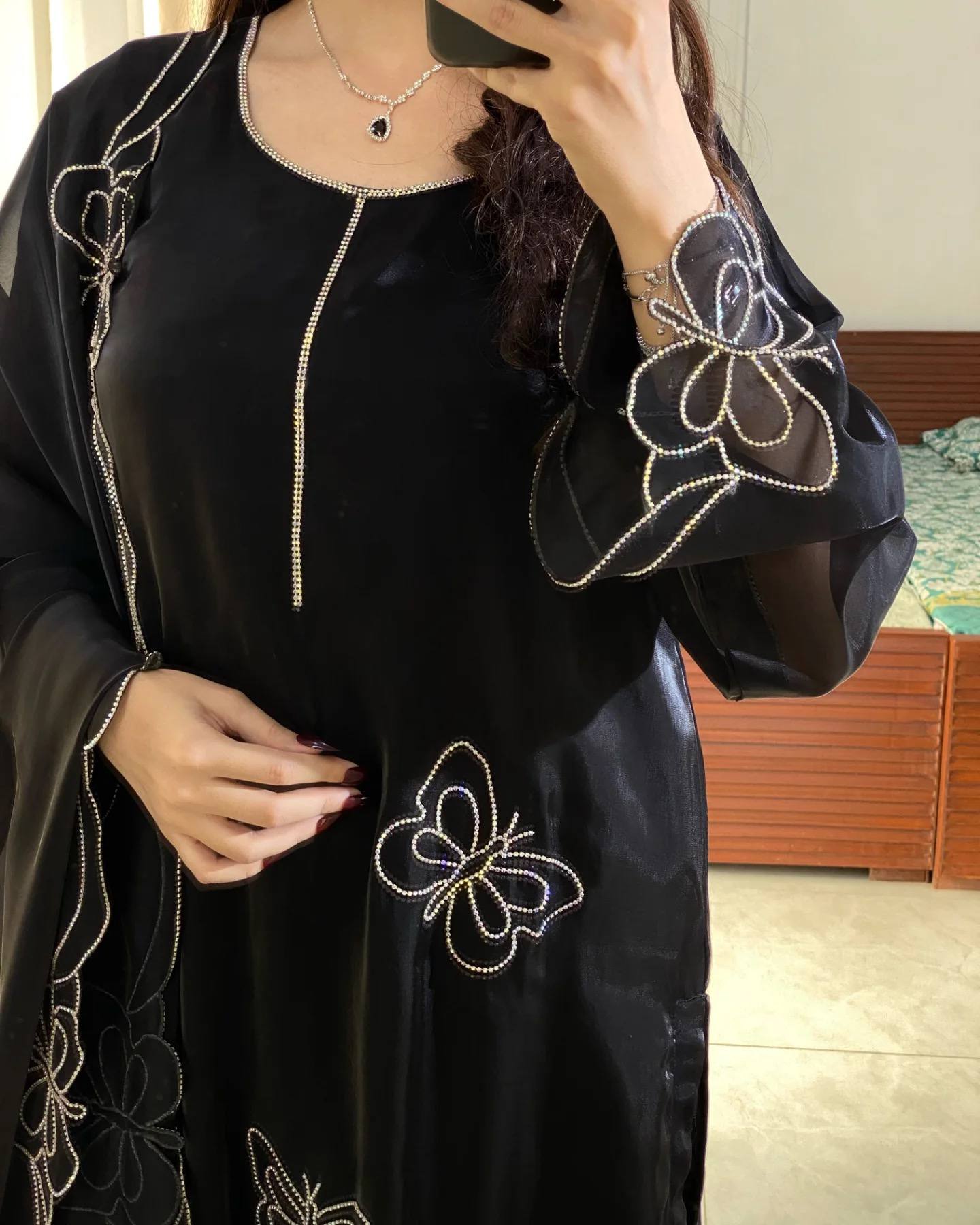 *NEW ĐĚSIGNER PARTY WEAR TOP AND PANT &nbsp;. WITH FANCY DUPPATA AND EMBROIDERY WORK*
