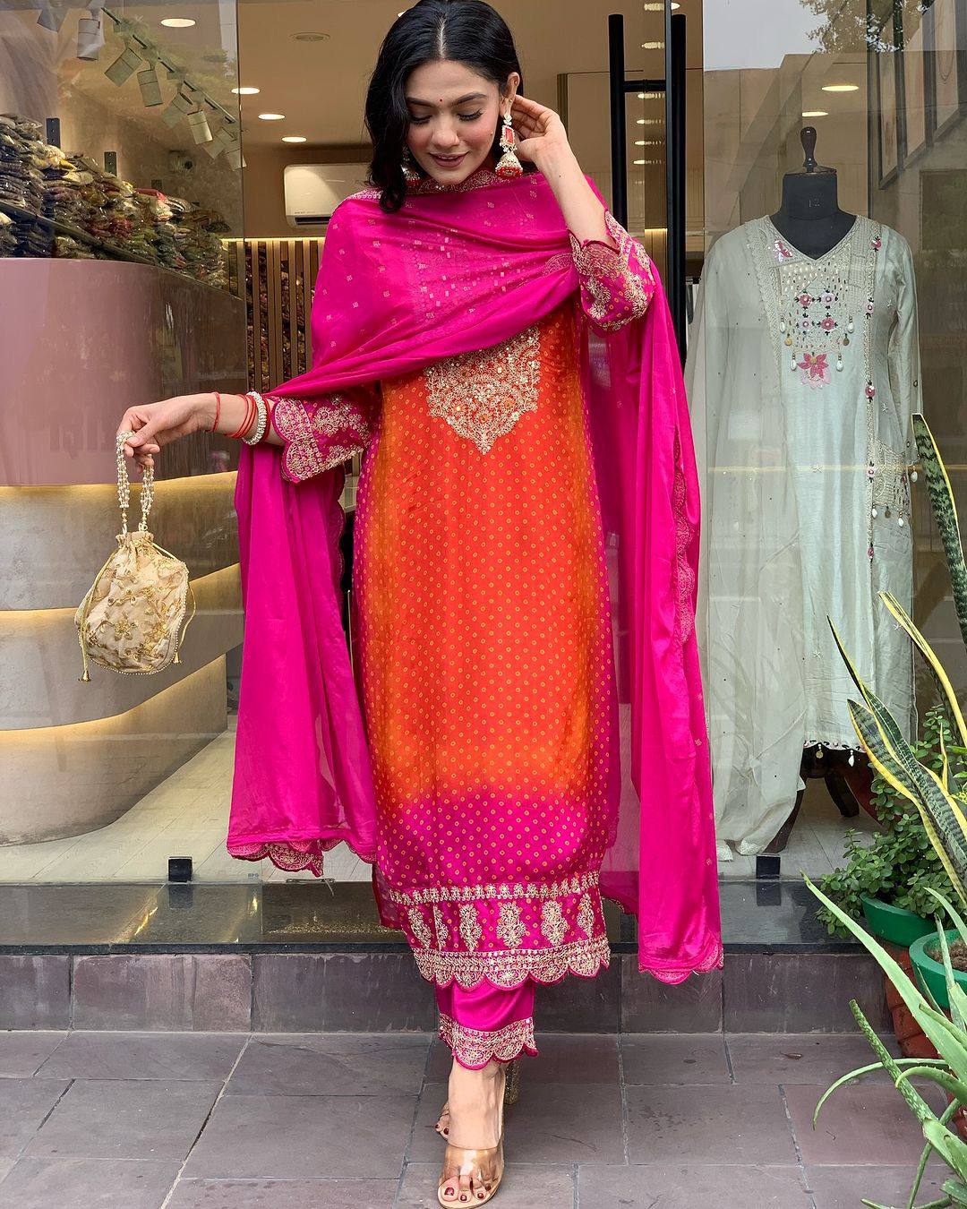 *NEW ĐĚSIGNER PARTY WEAR TOP AND PLAZZO. WITH FANCY DUPPATA AND EMBROIDERY WORK*