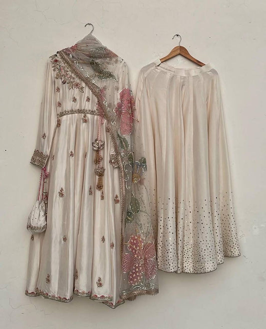 _EXCLUSIVE AND DESIGNER SEQUENCE EMBROIDERED 3 PIECE GOWN PAIR ✨_