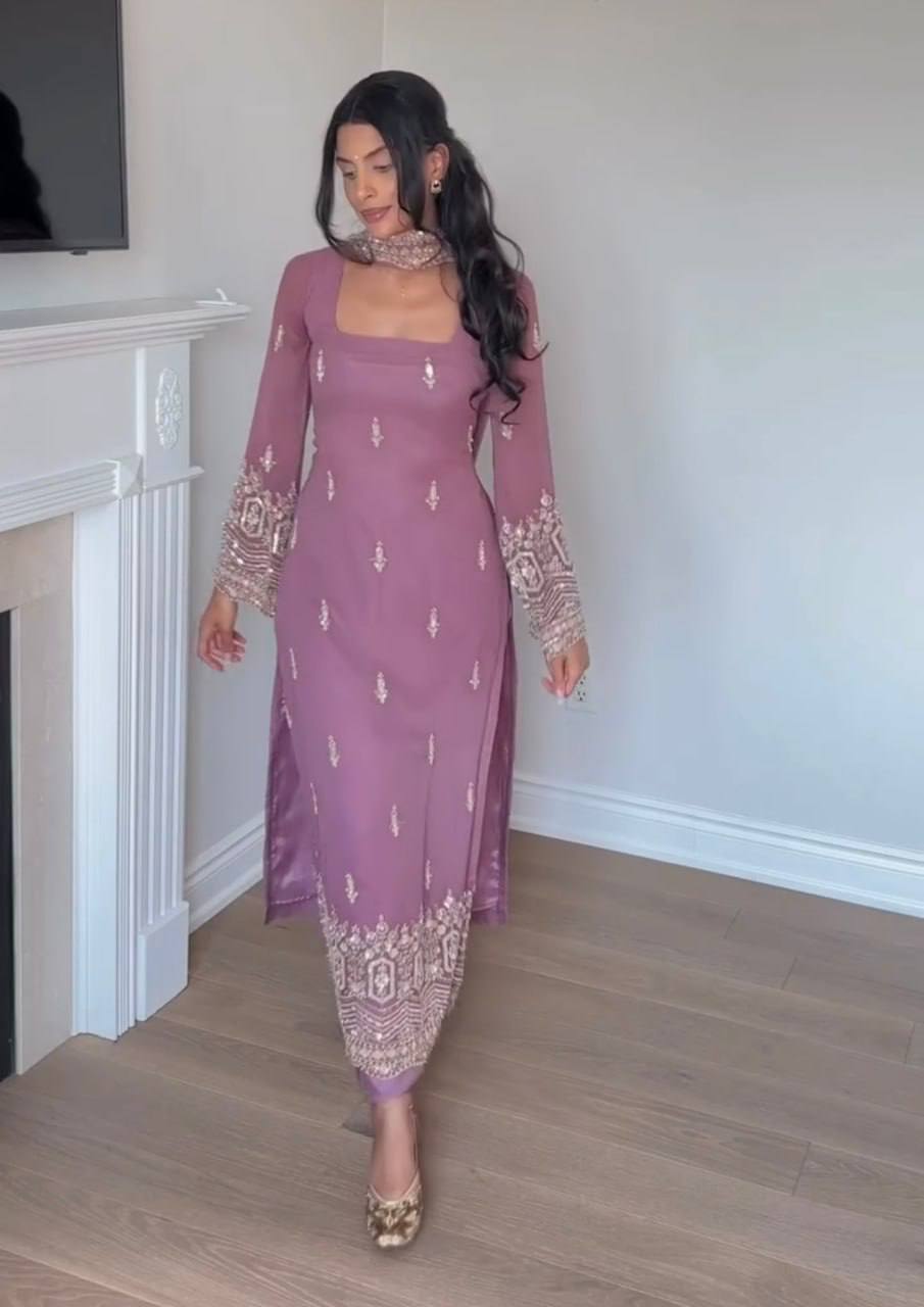 *VLM NEW ĐĚSIGNER PARTY WEAR TOP AND PANT WITH FANCY DUPPATA AND EMBROIDERY WORK*