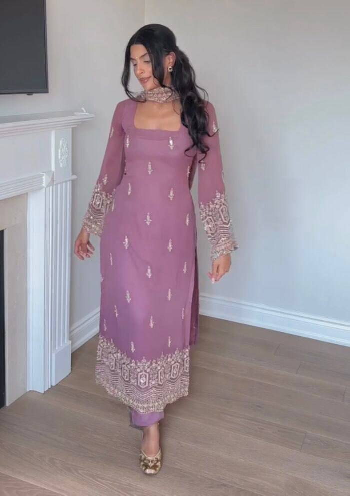 *VLM NEW ĐĚSIGNER PARTY WEAR TOP AND PANT WITH FANCY DUPPATA AND EMBROIDERY WORK*