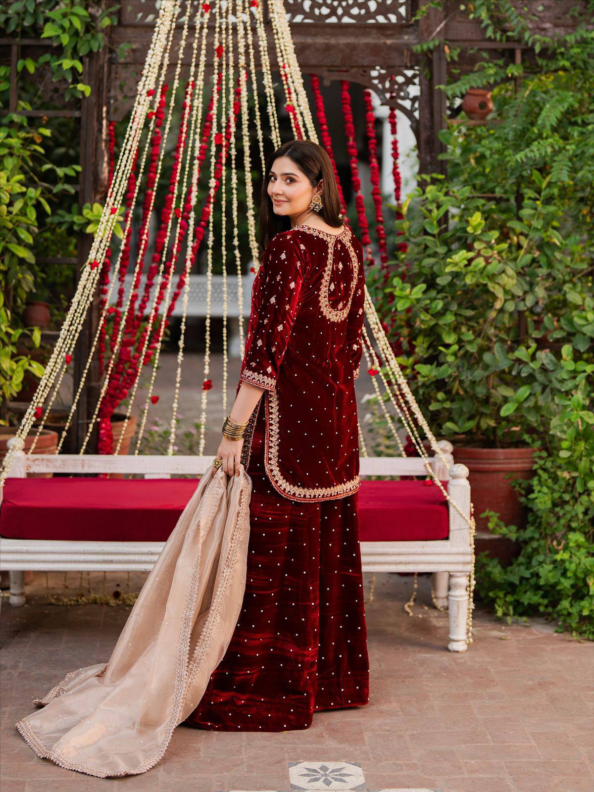 *VLM NEW ĐĚSIGNER PARTY WEAR TOP AND PANT PLAZO &nbsp;WITH FANCY DUPPATA AND EMBROIDERY WORK*