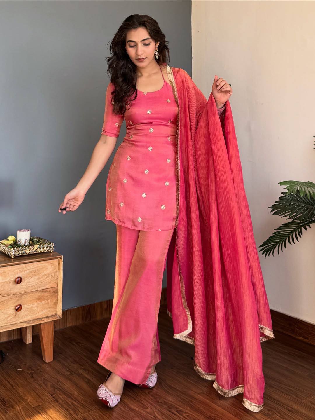 ✅*NEW ĐĚSIGNER 90’s PARTY WEAR TOP AND PANT. WITH FANCY DUPPATA AND EMBROIDERY WORK*✅