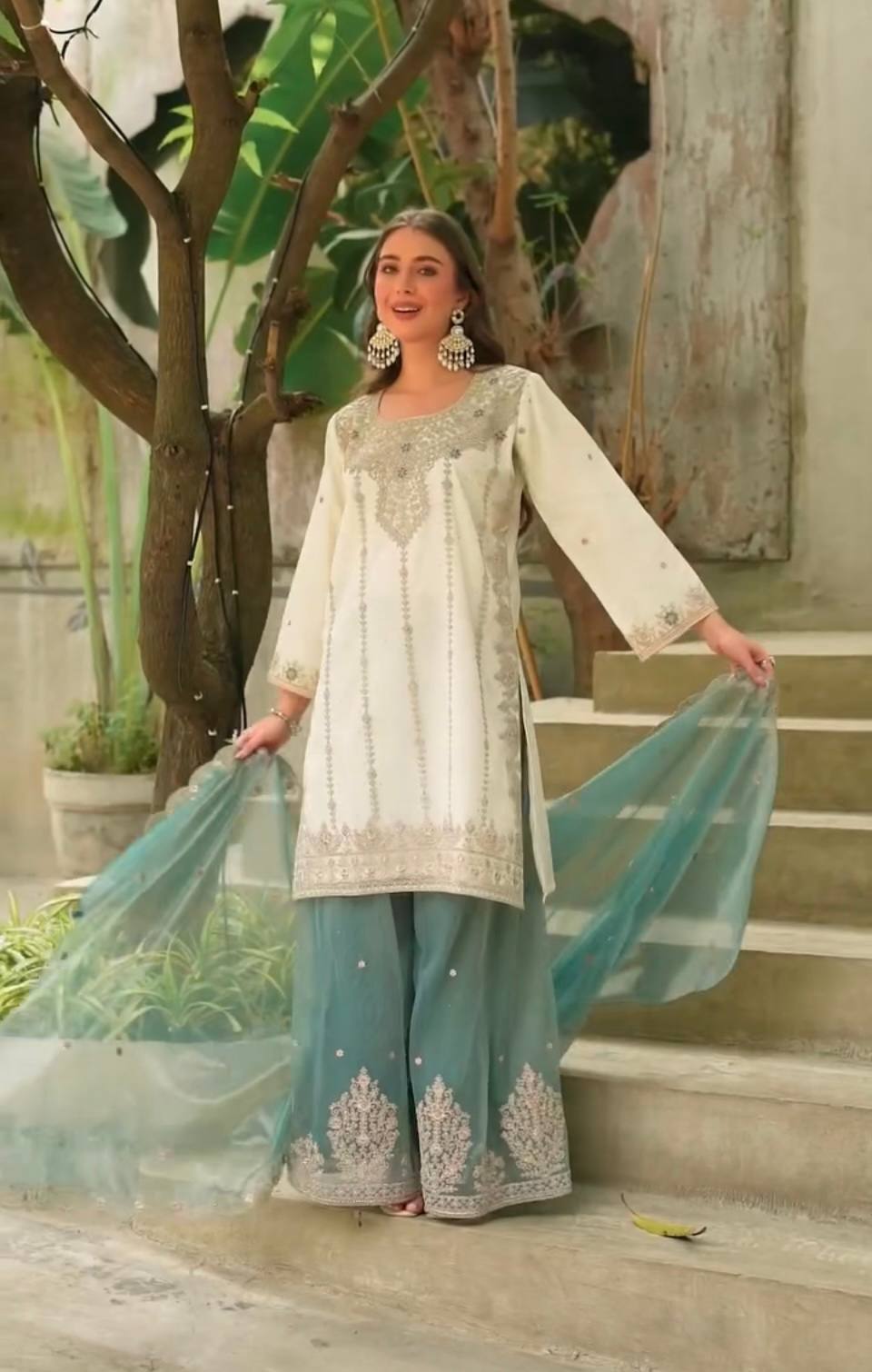 NEW ĐĚSIGNER PARTY WEAR TOP AND PLAZZO. WITH FANCY DUPPATA AND EMBROIDERY WORK*✅