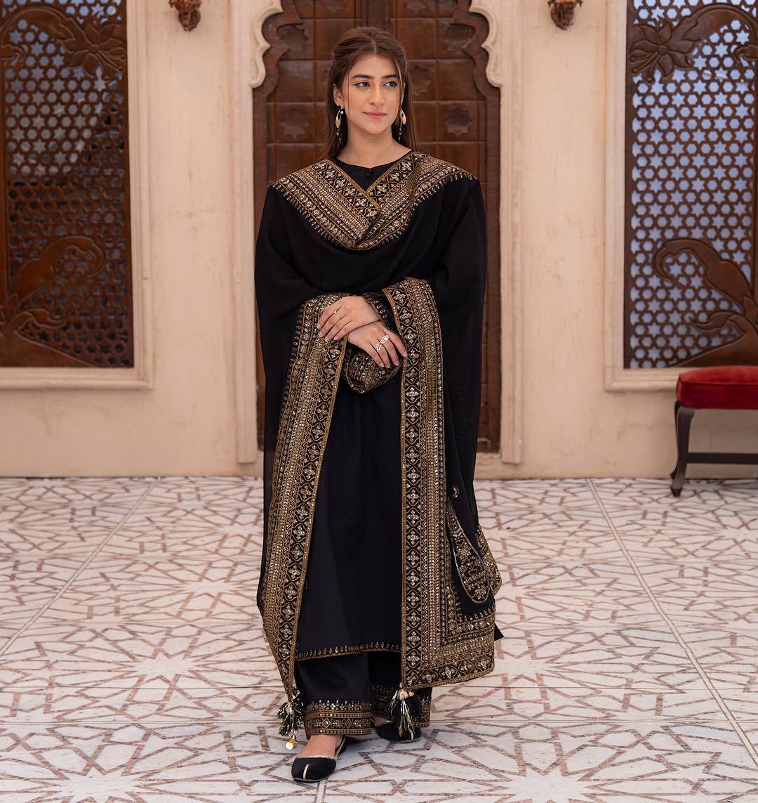 ✅*NEW ĐĚSIGNER PARTY WEAR TOP AND PANT. WITH FANCY DUPPATA AND EMBROIDERY WORK*✅